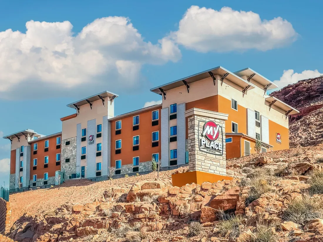 Exterior image of brand new hotel in Moab, Utah.