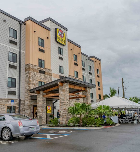 Port Charlotte hotel exterior.