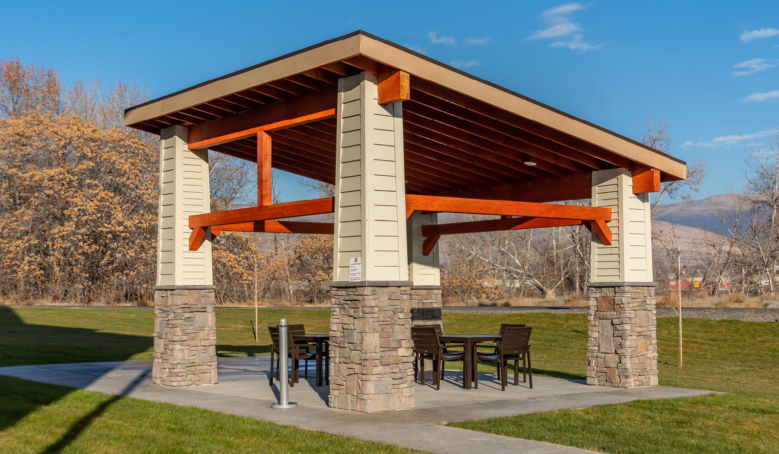 Exterior My Place Hotel-Yakima, WA's grilling pavilion.