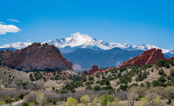 Image of Pikes Peak under a clear, blue sky.